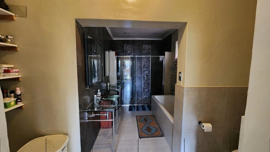 4 Bedroom Property for Sale in Dalsig Western Cape